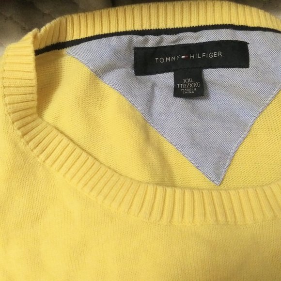Tommy Hilfiger sweater - Picture 2 of 5